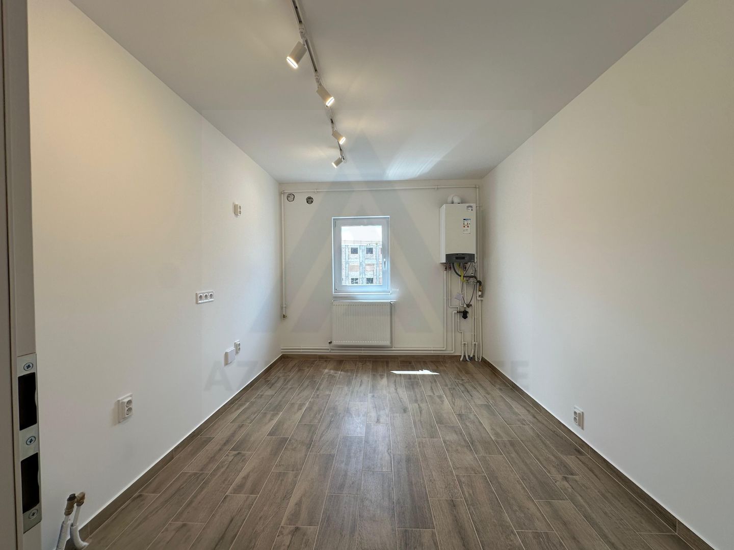 Apartament 3 camere 64 mp utili 2 bai etaj 1 complet renovat Strand - Poză 11