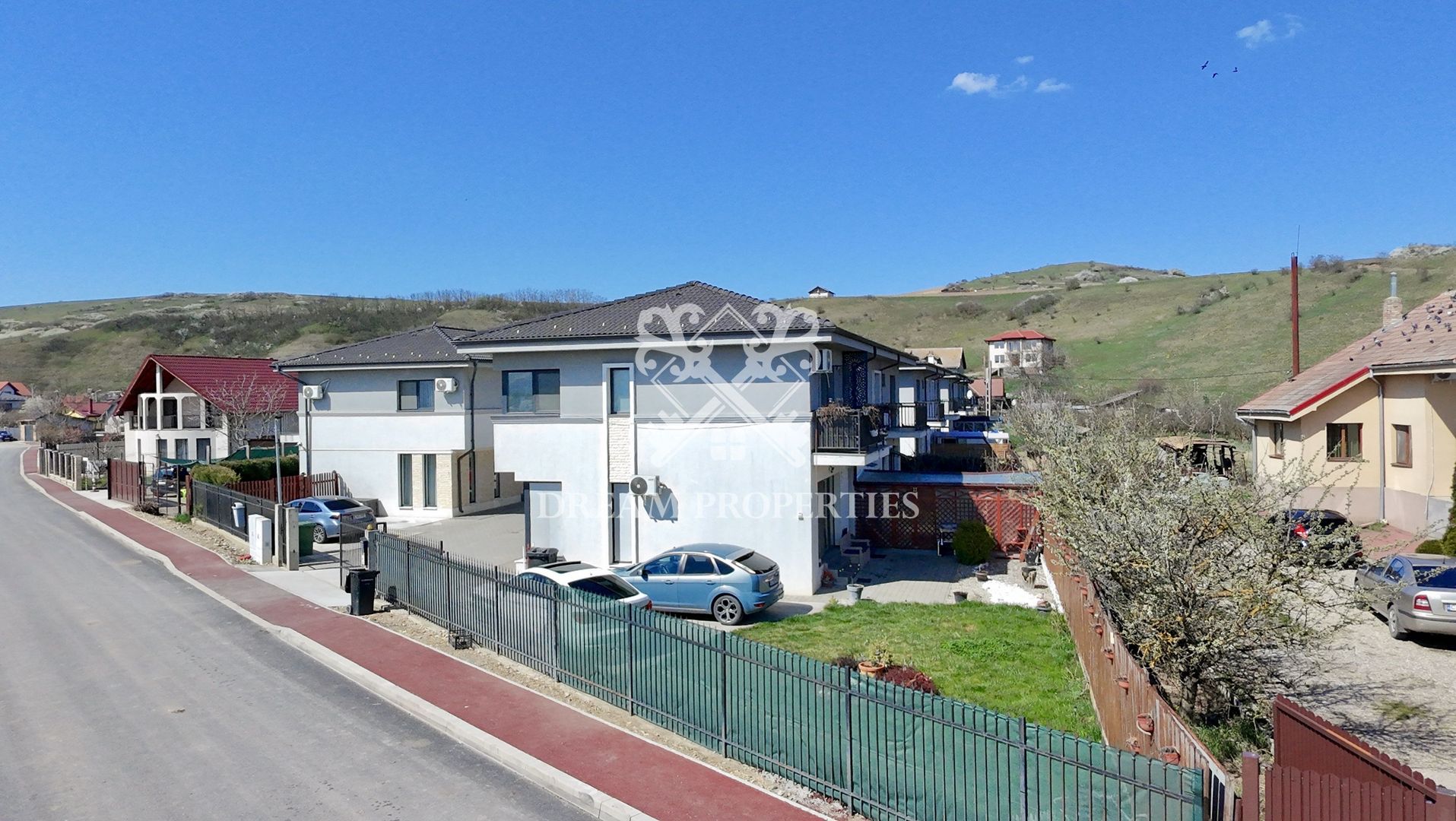 Casa tip duplex, 4 camere, 3 bai, teren 273 mp, Apahida-Sub Coasta - Poză 2