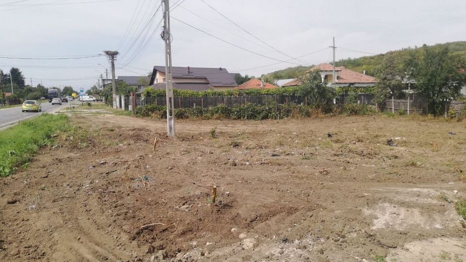 Vanzare teren intravilan, stradal, Calinesti - Poză 2