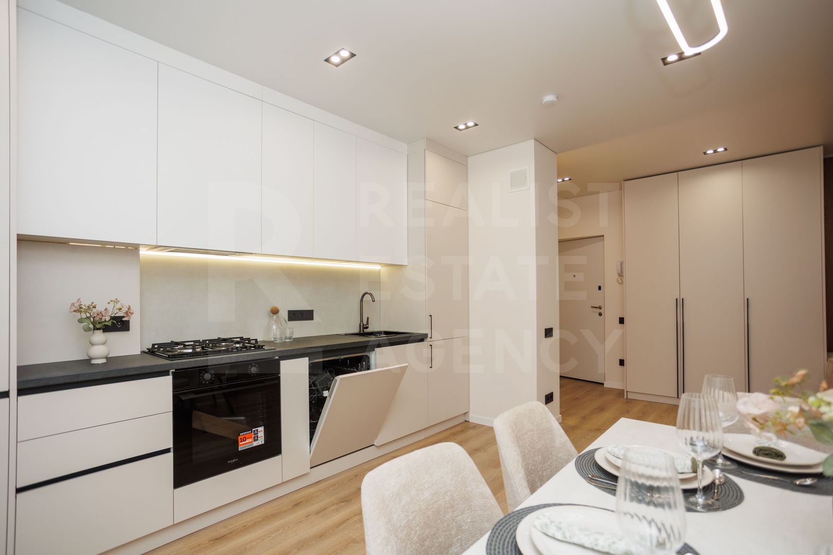 Vânzare, apartament, 2 camere, str. Regina Elizabeta, Durlești. - Poză 6