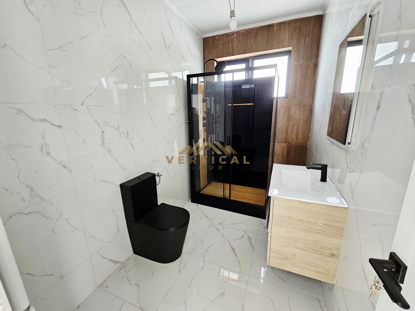 Casa 3 camere in centrul comunei Berceni - Poză 1