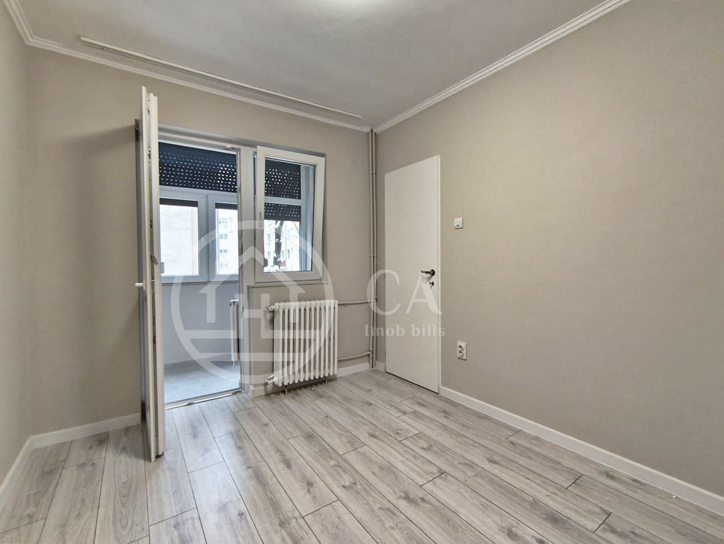 Apartament de vânzare cu 2 camere în zona Rogerius, Oradea - Poză 3