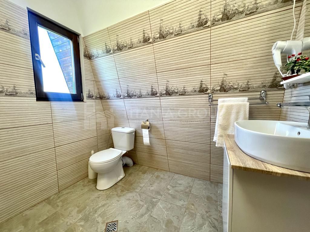 INVESTITIE Vila moderna + vila la rosu, teren 1480 padure - Poză 10
