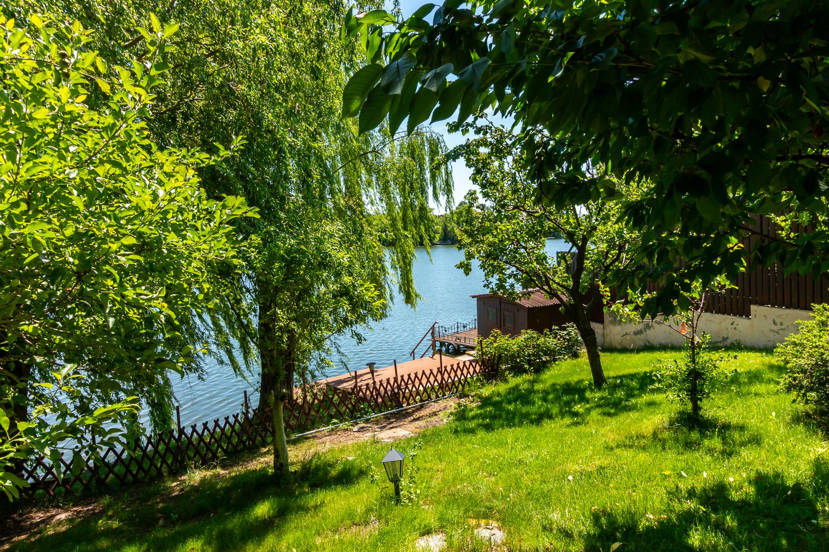 Vila premium de vanzare Balotesti/ piscina/ ponton/ deschidere la lac - Poză 23