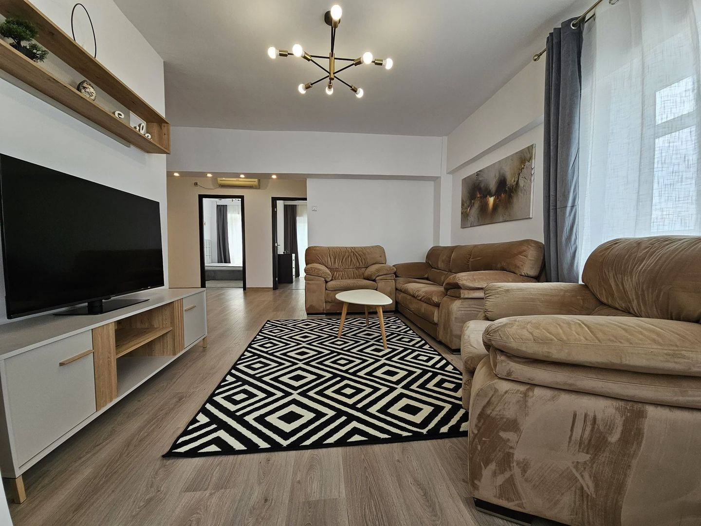 Apartament 4 camere decomandat, vedere panoramică, zona Dacia - Poză 1