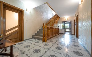 Vilă impresionantă în zonă deosebită - Poză 8