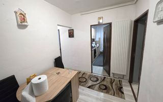 Apartament cu 3 camere, parter, boxă, acces curte, Cetate, zona Closca - Poză 3