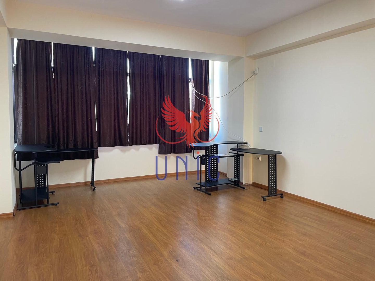 Spatiu Comerical-etaj 1-90 mp- 600 Euro - Poză 3