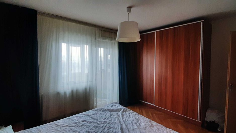 De închiriat apartament 4 camere, parcare inclusă, 2 balcoane, Tei - Poză 3