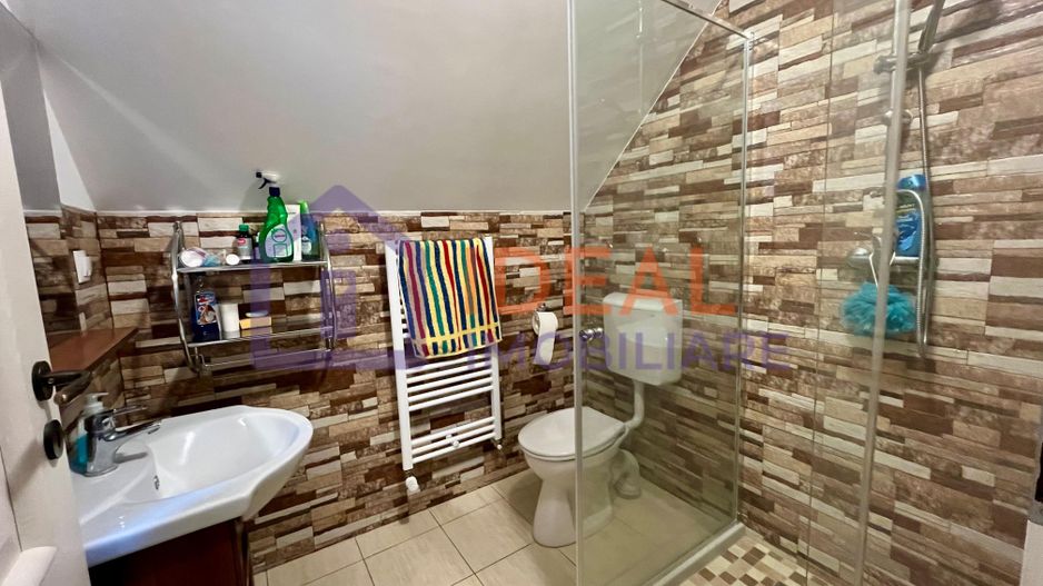 Casă individuală cu 5 camere și curte proprie - în Cisnădioara - Poză 17