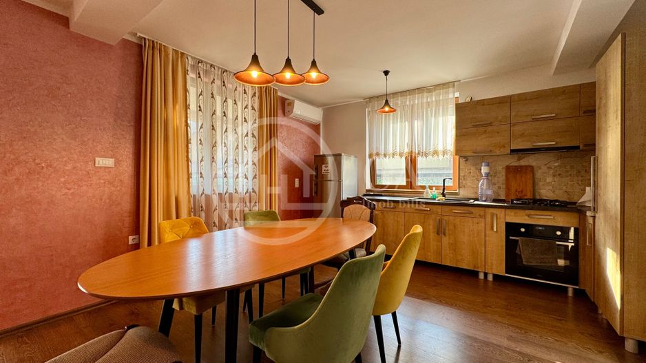 Casă de vânzare cu 5 camere in Sânmartin, Bihor - Poză 9