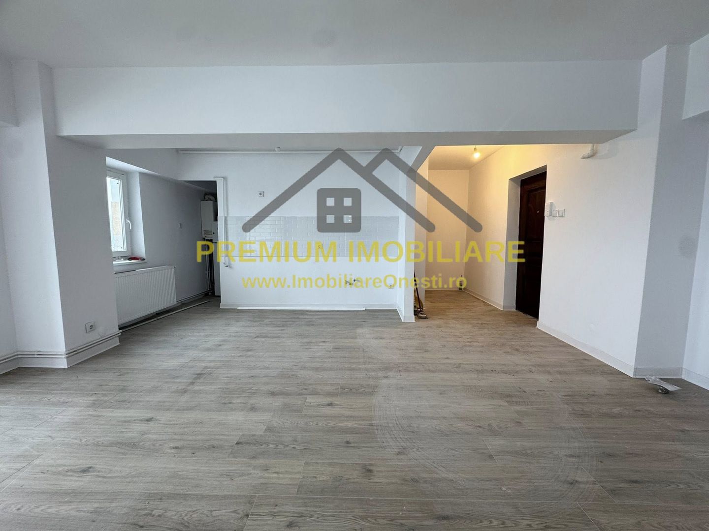 Garsoniera de vanzare - Zona de jos - Poză 2