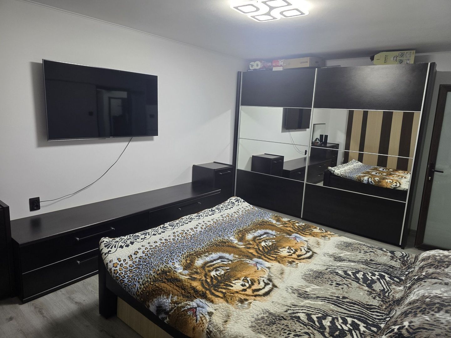 Acasă, în inima orașului – 3 camere renovate, liniște, comfort total - Poză 8