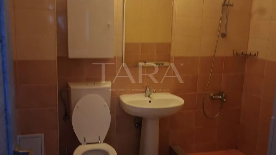 Apartament cu 2 camere, balcon și parcare inclusă, zona Florilor. - Poză 8
