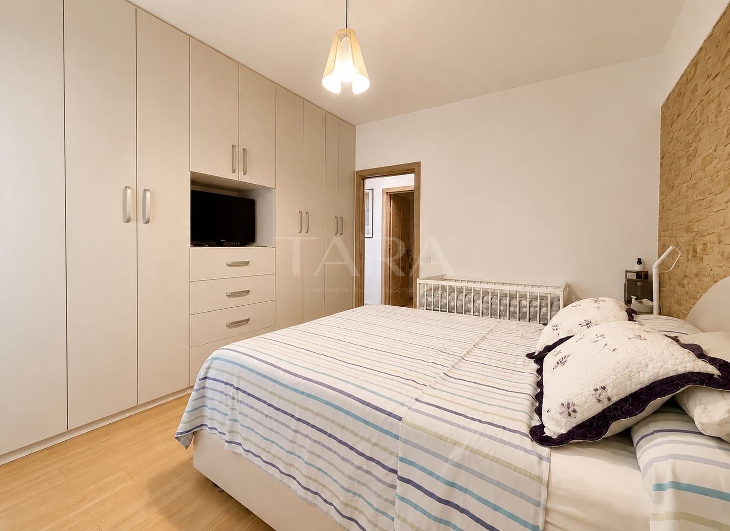 Apartament 3 camere, 2 terase generoase și piscină, complet finisat. - Poză 5