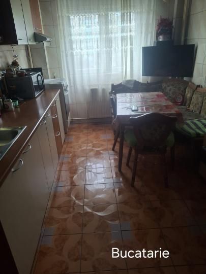 APARTAMENT SPATIOS LOC PARCARE ZONA BERCENI - Poză 3