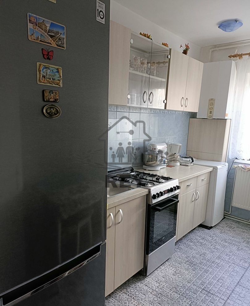 Apartament cu 3 camere de vânzare | Zona Valea Aurie, Sibiu - Poză 3