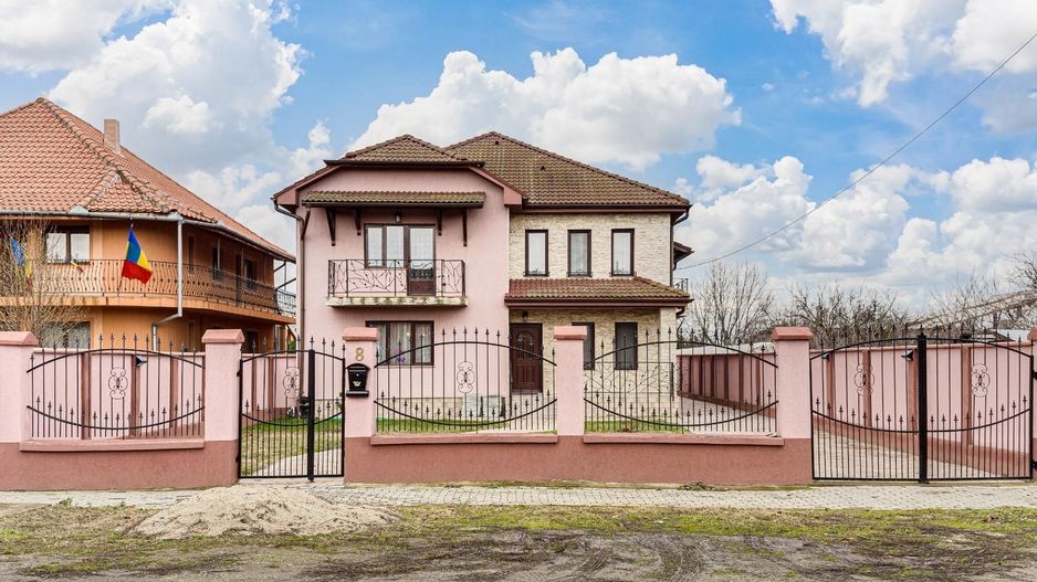 Vilă cu 7 camere de vânzare în zona Central - Poză 29