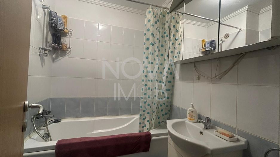Garsoniera 45 mp cu balcon, mobilata, utilata - zona Lazaret - Poză 7