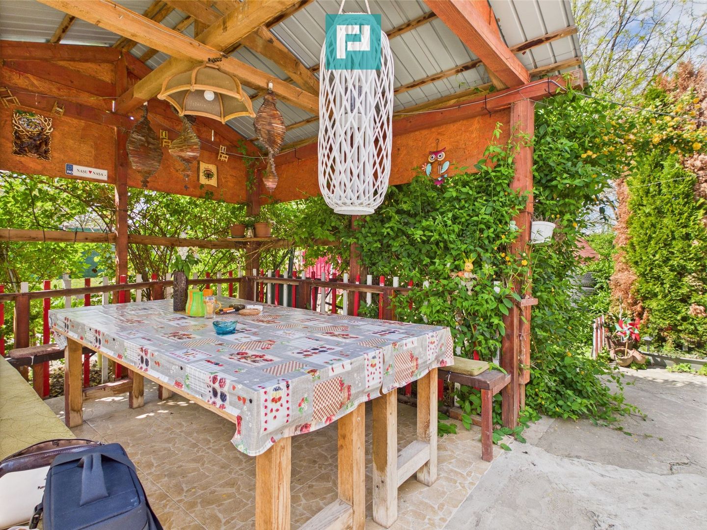 Casă la doar 6km de graniță cu România - Poză 2