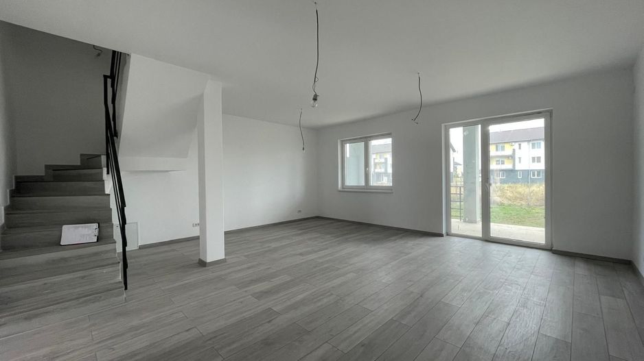Duplex in  4 camere si 3 bai la cheie - Calea Urseni - Poză 1