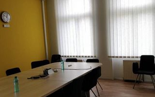 Spatiu generos pentru birouri - Poză 2