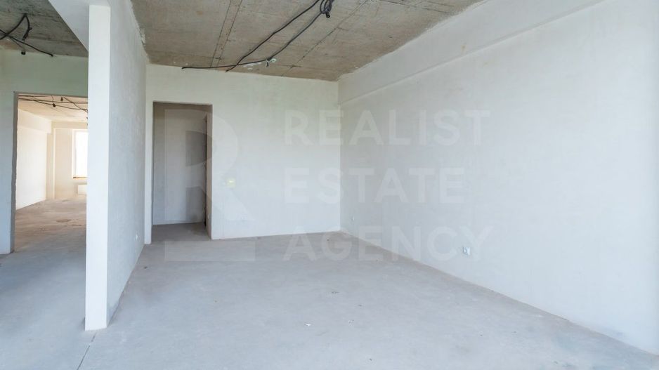 Apartament spațios cu 3 camere pe str. Trandafirilor - Poză 9