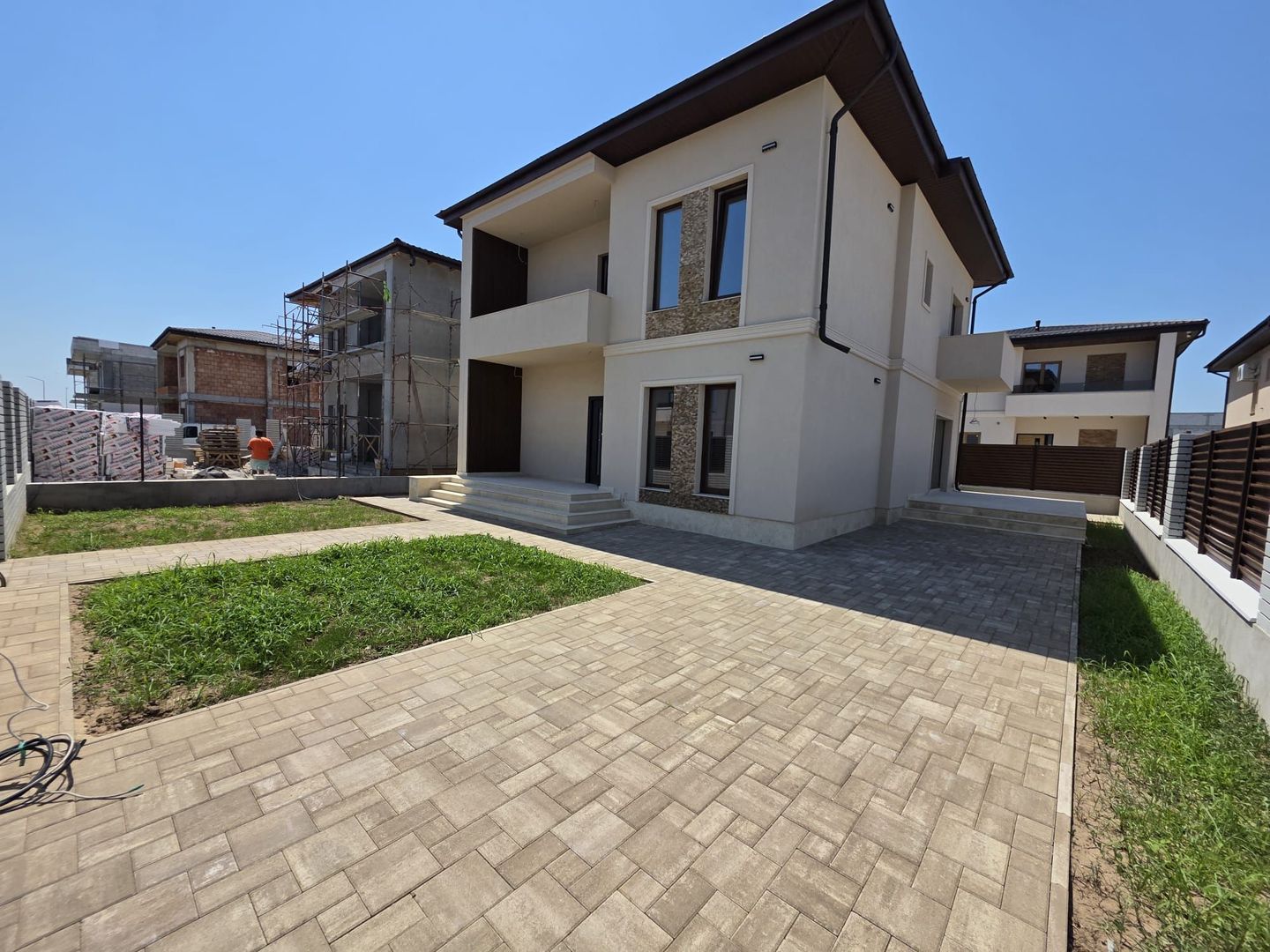 CASA INDIVIDUALA - 180 MP UTILI, TEREN 324, TOATE UTILITATILE, COMIS 0 - Poză 1