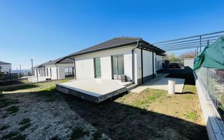 Casa P finisata zona Oncea - Poză 1