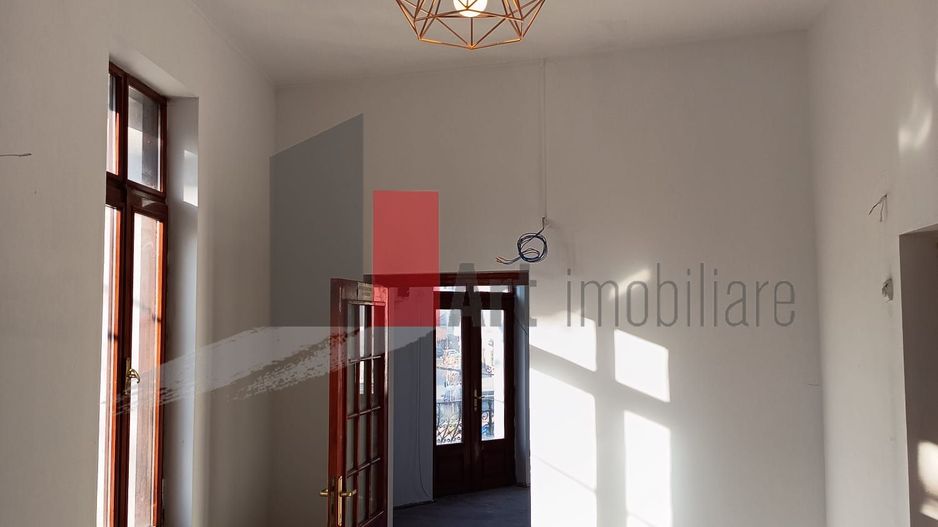 Vila  de inchiriat recent renovata - Poză 26