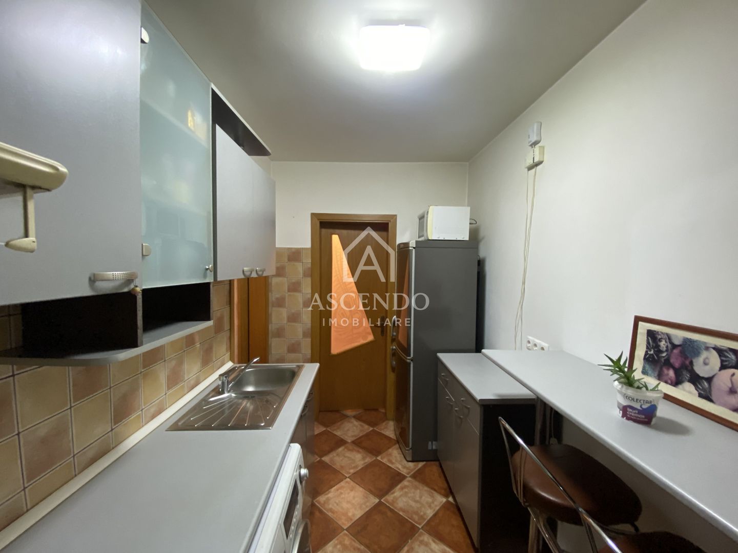 Vânzare apartament 2 camere Drumul Taberei, aproape de metrou - Poză 12