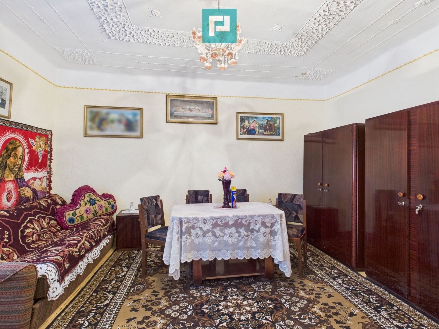 Proprietate cu 3 case din văiugă și teren în Nadab - Poză 5