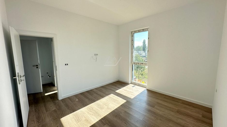 Bloc finalizat. Lift. Decomandat. Loc parcare. - Poză 8