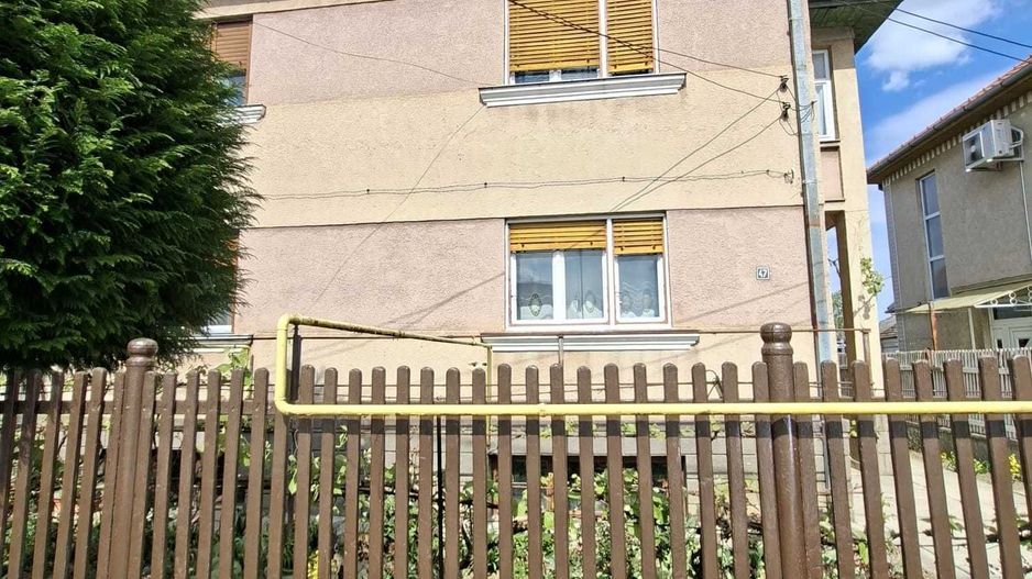 BRASADAS vinde casa cu etaj in zona Bercu Rosu. - Poză 1