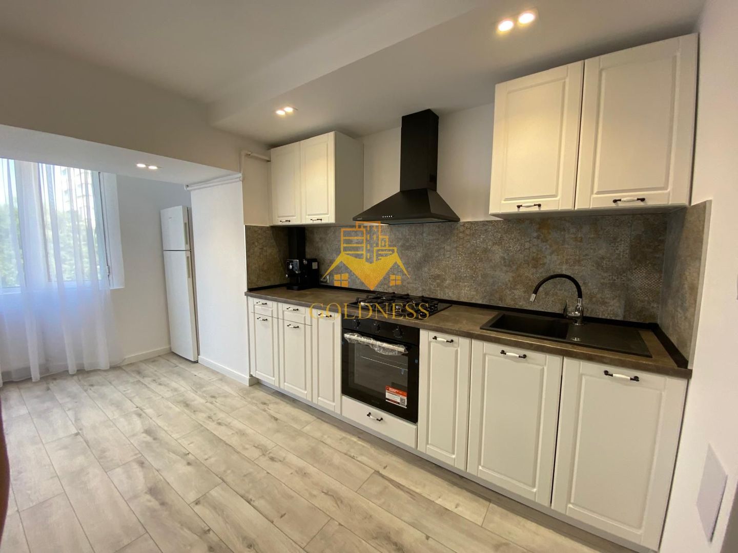 ZONA PREMIUM! AP RENOVAT! 2 camere deco, 57 mp, Plopilor, et 3/4 , sud - Poză 4
