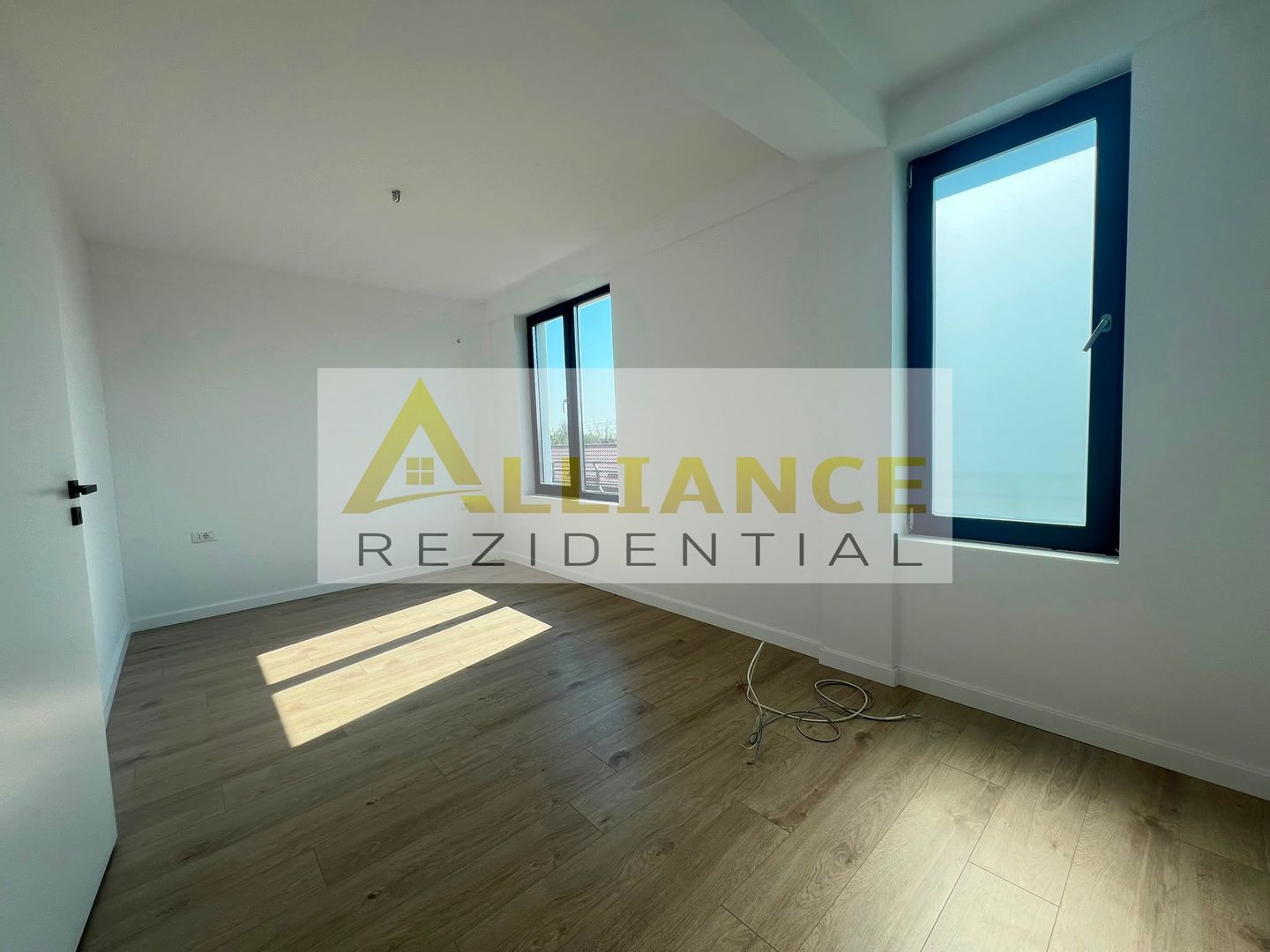Duplex   - 3 camere -2 bai-400 M de STV - Poză 9
