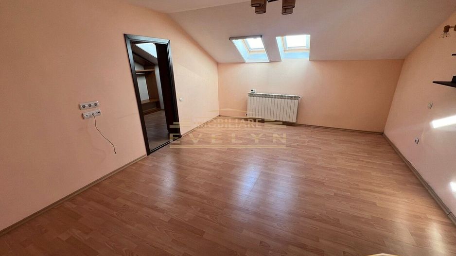 Apartament de vanzare pe doua nivele, zona Pietonalul Transilvaniei, pret 180000 euro - Poză 11