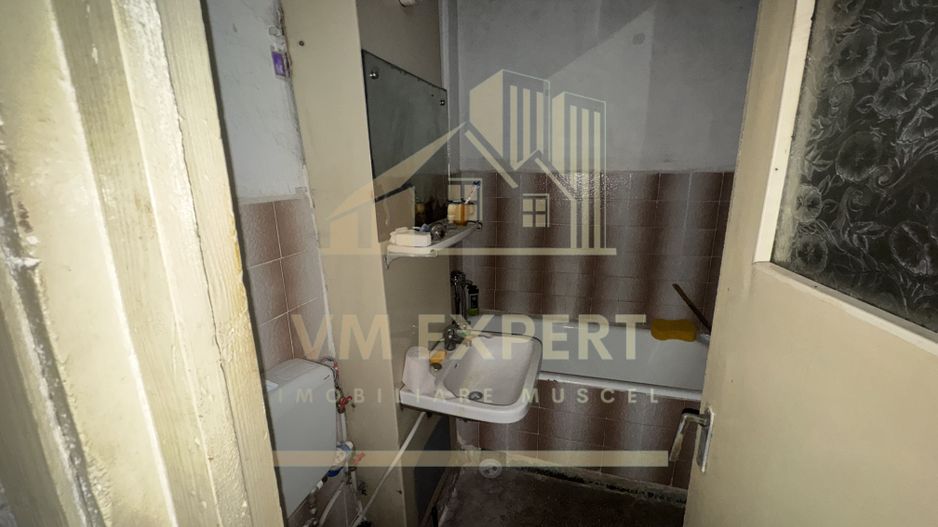 APARTAMENT 3 CAMERE ETAJ 4 VISOI CAMPULUNG - Poză 9