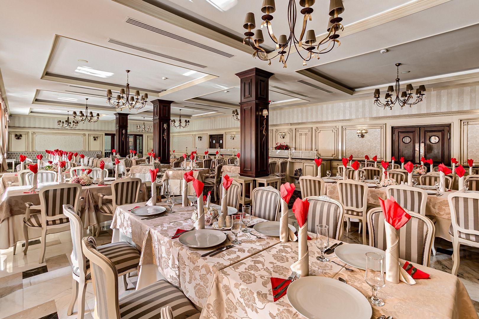 Oportunitate de investiție: Hotel Best Western de 4 stele Arad - Român - Poză 18