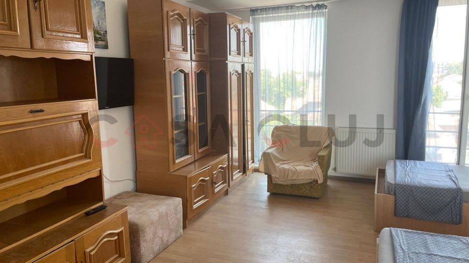 Apartament 3 camere - Poză 1