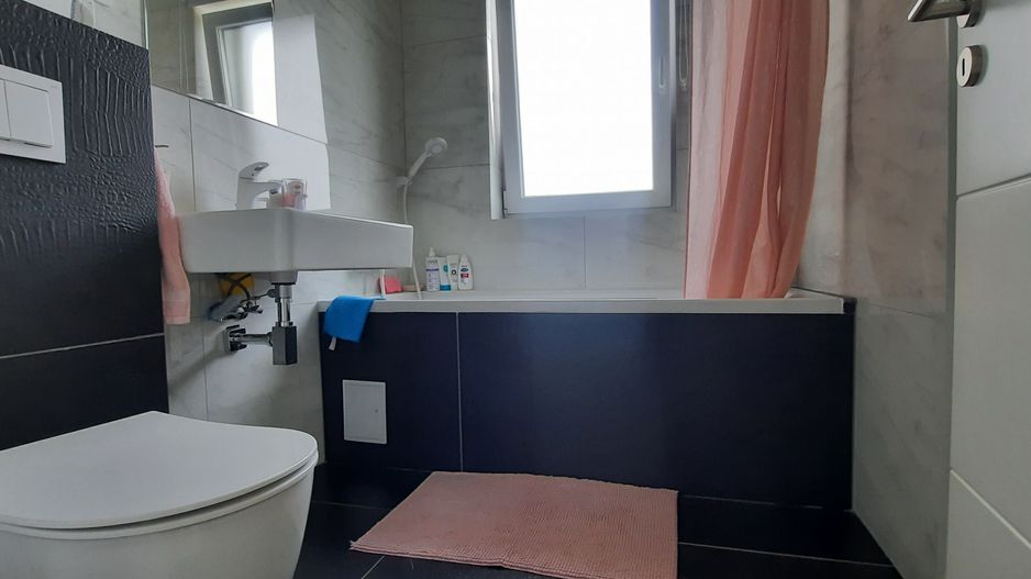 Apartament cu 2 camere si  2 locuri de parcare - Poză 11