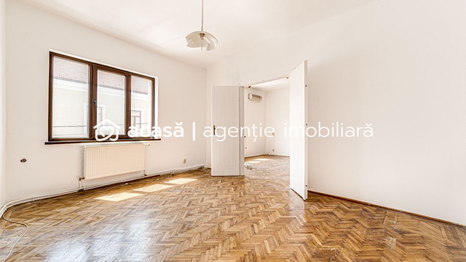 Preț redus! Apartament la casă, în centru - Poză 1
