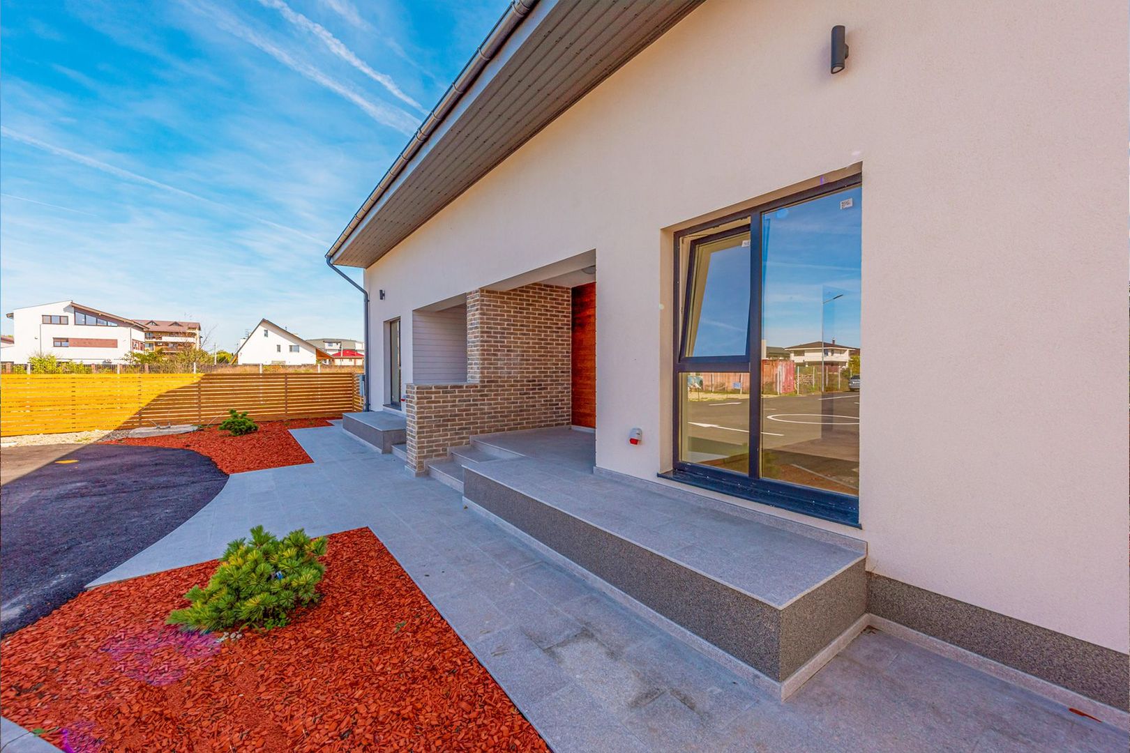 Vila ECO-Smart Otopeni, langa parc, curte mare | 0% comision - Poză 1