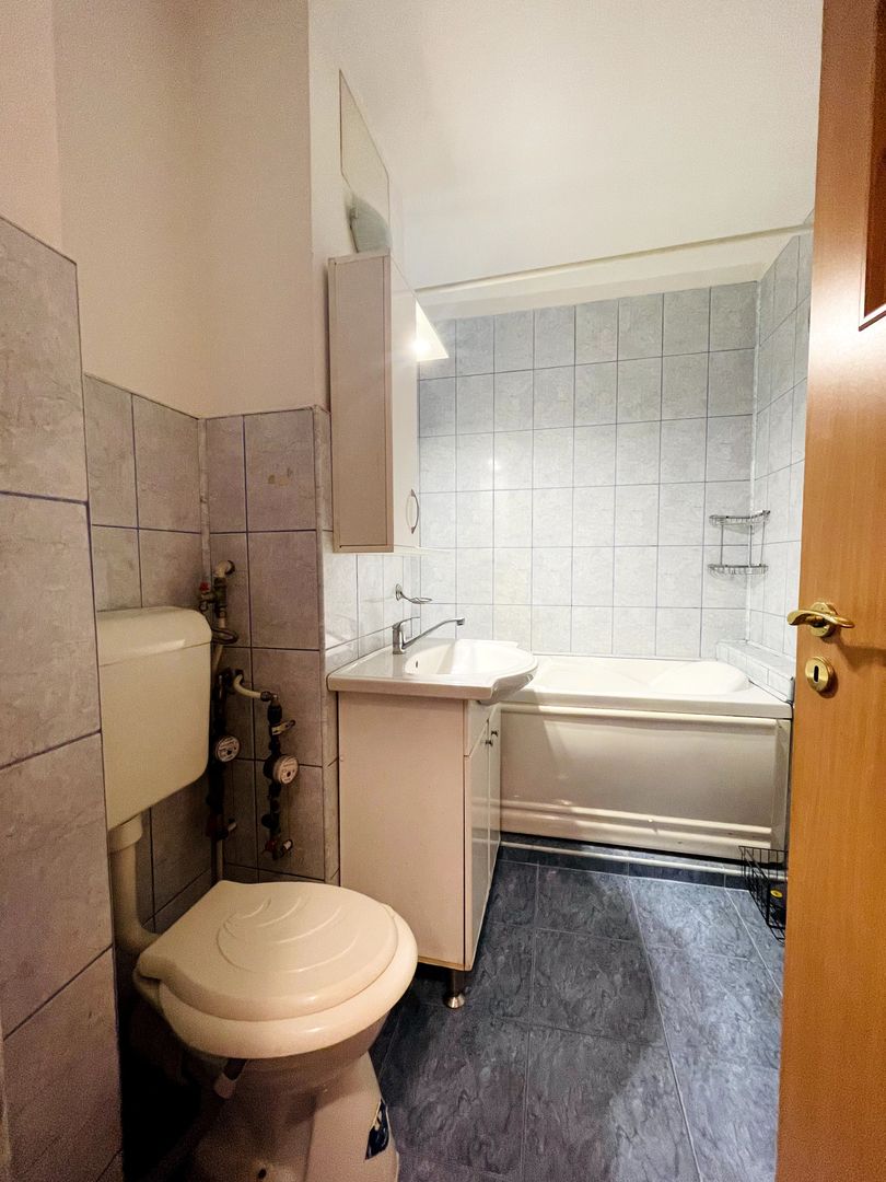 Apartament cu 3 camere DECEBAL - Poză 9