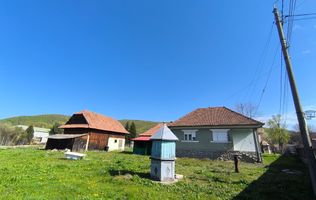 Casa cu sura de vanzare Valea Draganului