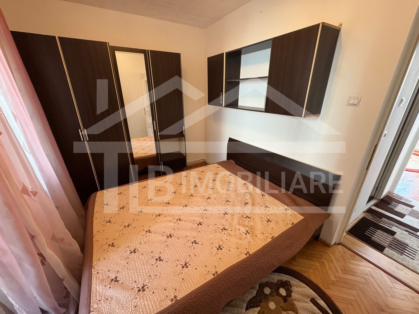 Apartament cu 3 camere, 65mp, parcare, Zona Unirii - Poză 3