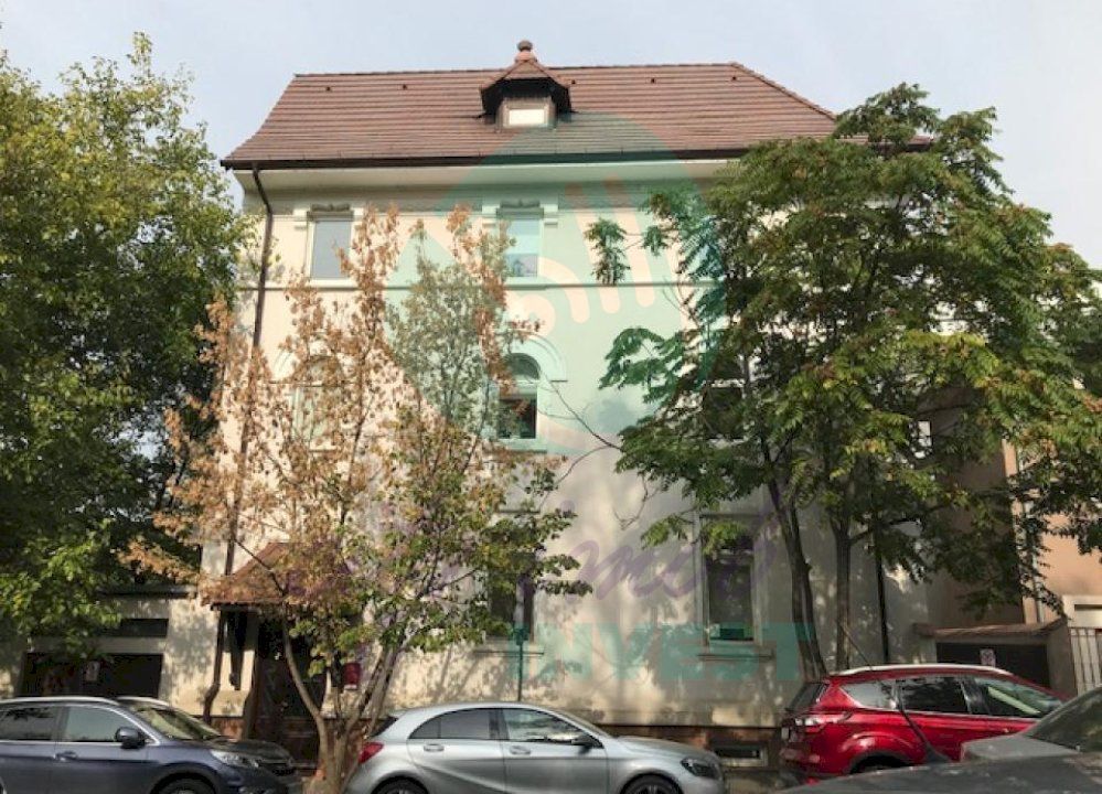 Vila RECONDITIONATA vis-a-vis de PARC - Poză 1