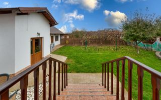 Vilă cu 6 dormitoare, 2 garaje, anexe multiple - 2076 mp teren - Poză 19