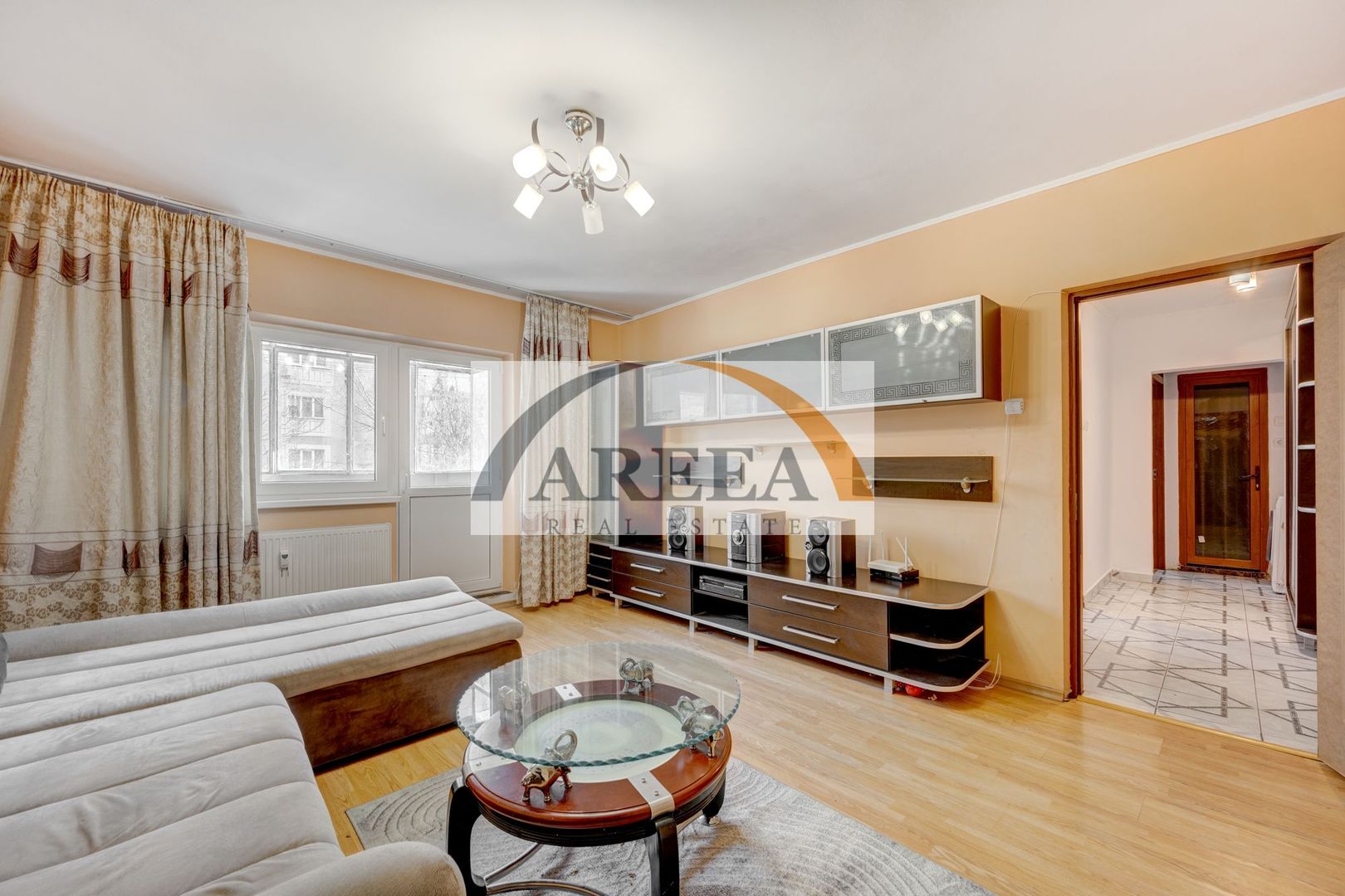 RENOVAT SI SPATIOS - 2 camere decomandat, et 4/8, Parcul Sebastian - Poză 1