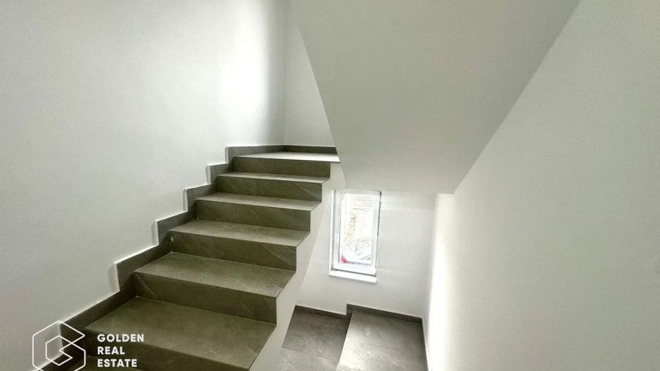 Cladire cu destinatie comerciala,800mp, D,P+2Etaje,locatie exceptionala - Poză 11